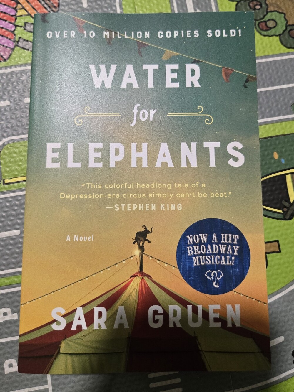 Water for Elephants by Sara Gruen - Green & Yellow Cover